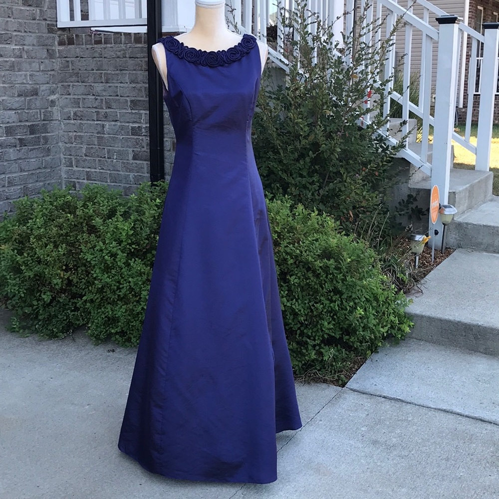 Size 4 Niki Livas Formal Blue Bridesmaid Dress - Picture 2 of 9